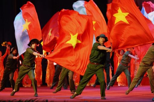 ベトナム駐在員必見：共産党・社会主義を知る者がビジネスを制する