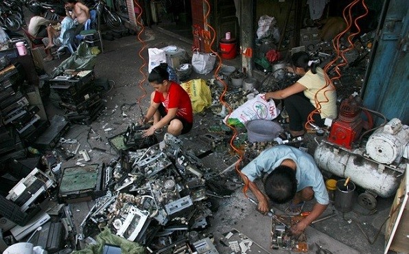ベトナムの二酸化炭素排出権・カーボンプライシング最新動向：廃棄された電化製品から有用な部品を取得する廃棄物処理の個人店