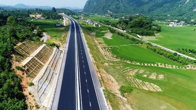 ベトナム建設市場の最新動向と将来予測：2022年4月に建設中断が決定した、ホアビン省・ソンラ省を繋ぐ「ホアビン・モクチヤウ高速道路」の一部